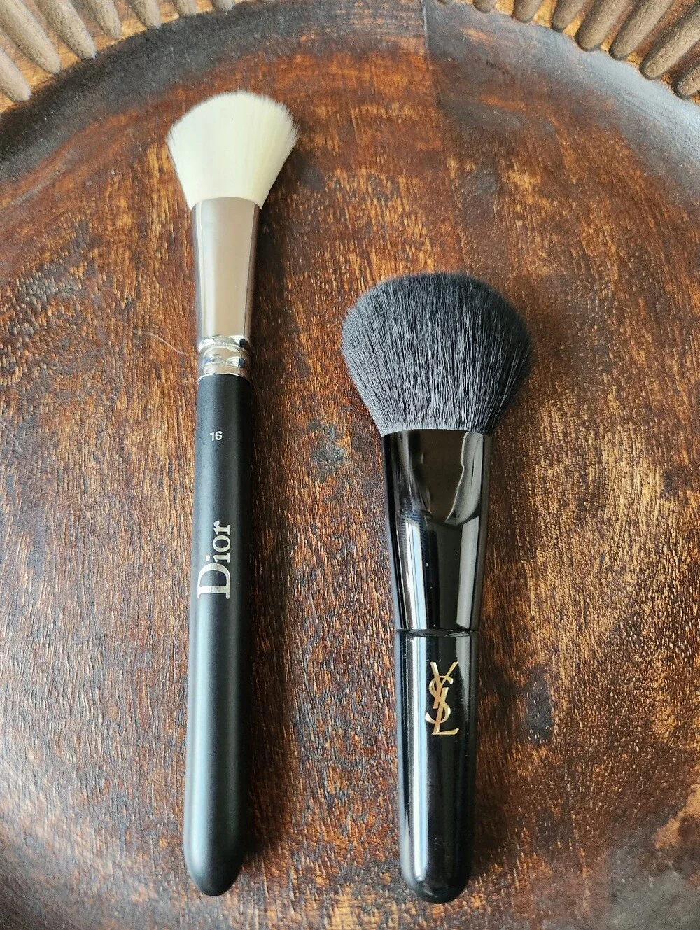 Dior blush brush